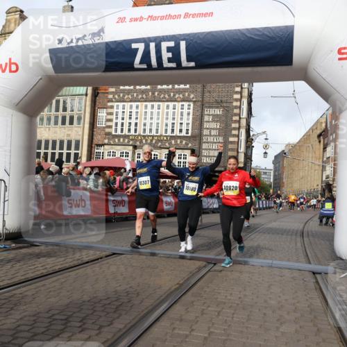 05.10.2025 - 20. swb-Marathon Bremen Yannick Fuchs http://msf.ph/oto/9255645 05.10.2025 10:55:14 Ziel 9475, 9791, 10014, 10034, 10180, 10307, 10920, 11317, 11363, 11507, 11523 meine-sportfotos.de