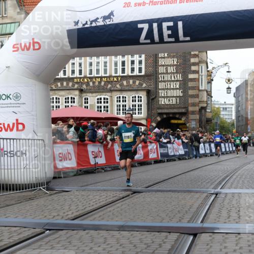 05.10.2025 - 20. swb-Marathon Bremen Yannick Fuchs http://msf.ph/oto/9255648 05.10.2025 10:46:35 Ziel 11167 meine-sportfotos.de