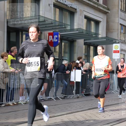 05.10.2025 - 20. swb-Marathon Bremen Strokosch-Dieckow http://msf.ph/oto/9255654 05.10.2025 10:57:24 Ziel 9221, 9309, 9372, 9568, 9585, 9625, 9719, 9747, 9904, 9914, 9943, 9962, 9979, 10139, 10219, 10225, 10250, 10329, 10341, 10555, 10651, 10694, 10703, 10739, 10754, 10834, 10890, 10975, 11023, 11116, 11301, 11352, 11360, 11457, 11469, 11520, 11521, 11564, 11575, 11583, 11731, 11744, 9221, 9309, 9372, 9568, 9585, 9625, 9719, 9747, 9904, 9914, 9943, 9962, 9979, 10139, 10219, 10225, 10250, 10329, 10341, 10555, 10651, 10694, 10703, 10739, 10754, 10834, 10890, 10975, 11023 meine-sportfotos.de