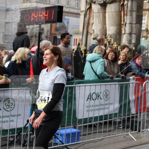 05.10.2025 - 20. swb-Marathon Bremen Yannick Fuchs http://msf.ph/oto/9255657 05.10.2025 11:15:30 Ziel 9441, 9643, 9767, 9768, 9959 meine-sportfotos.de