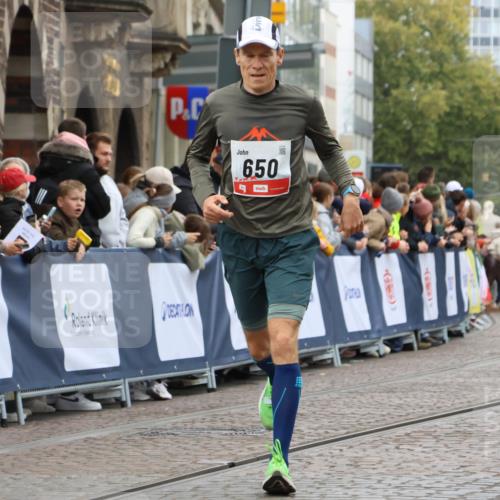 05.10.2025 - 20. swb-Marathon Bremen Strokosch-Dieckow http://msf.ph/oto/9255661 05.10.2025 12:53:42 Ziel 650 meine-sportfotos.de