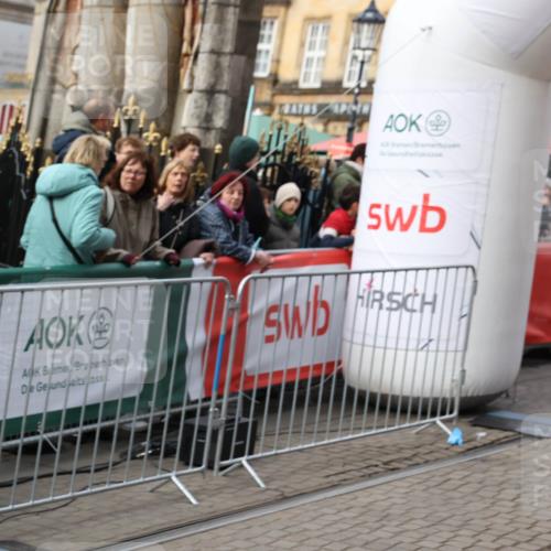 05.10.2025 - 20. swb-Marathon Bremen Yannick Fuchs http://msf.ph/oto/9255680 05.10.2025 11:15:30 Ziel 9441, 9643, 9767, 9768, 9959 meine-sportfotos.de