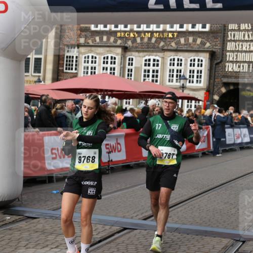 05.10.2025 - 20. swb-Marathon Bremen Yannick Fuchs http://msf.ph/oto/9255687 05.10.2025 11:15:31 Ziel 9441, 9643, 9767, 9768, 9959, 10976 meine-sportfotos.de