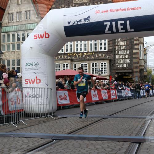 05.10.2025 - 20. swb-Marathon Bremen Yannick Fuchs http://msf.ph/oto/9255690 05.10.2025 10:46:36 Ziel 11167 meine-sportfotos.de