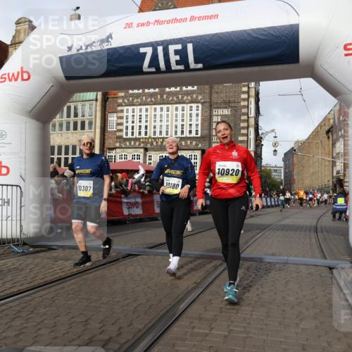 05.10.2025 - 20. swb-Marathon Bremen Yannick Fuchs http://msf.ph/oto/9255713 05.10.2025 10:55:15 Ziel 9176, 9475, 9791, 10014, 10034, 10180, 10307, 10920, 11317, 11363 meine-sportfotos.de