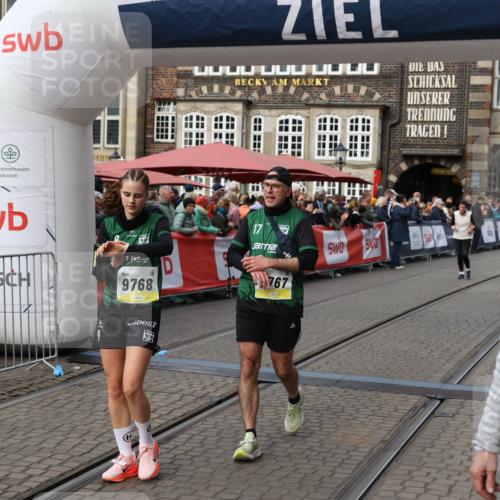 05.10.2025 - 20. swb-Marathon Bremen Yannick Fuchs http://msf.ph/oto/9255722 05.10.2025 11:15:31 Ziel 9441, 9643, 9767, 9768, 9959, 10976 meine-sportfotos.de
