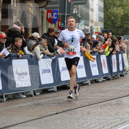 05.10.2025 - 20. swb-Marathon Bremen Strokosch-Dieckow http://msf.ph/oto/9255748 05.10.2025 12:53:54 Ziel 121, 482, 850, 870, 1640 meine-sportfotos.de