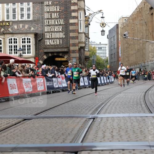 05.10.2025 - 20. swb-Marathon Bremen Yannick Fuchs http://msf.ph/oto/9255772 05.10.2025 10:46:38 Ziel 9009, 9207, 11167 meine-sportfotos.de
