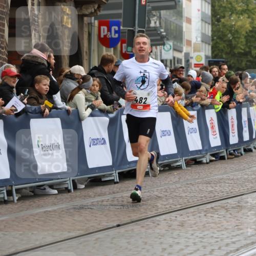 05.10.2025 - 20. swb-Marathon Bremen Strokosch-Dieckow http://msf.ph/oto/9255773 05.10.2025 12:53:54 Ziel 121, 482, 850, 870, 1640 meine-sportfotos.de