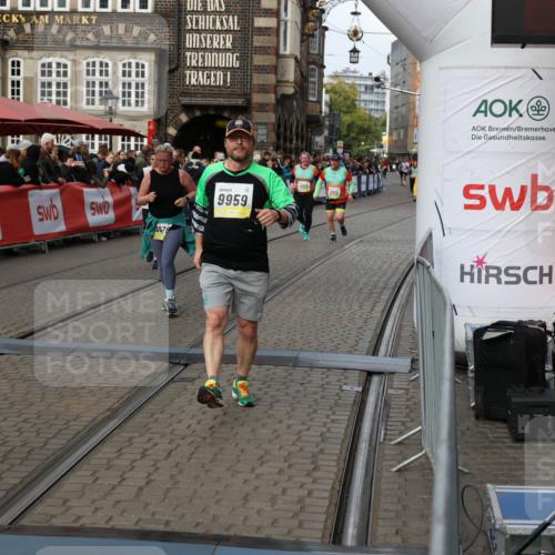 05.10.2025 - 20. swb-Marathon Bremen Yannick Fuchs http://msf.ph/oto/9255776 05.10.2025 11:15:34 Ziel 8844, 9441, 9767, 9768, 9959, 10976 meine-sportfotos.de
