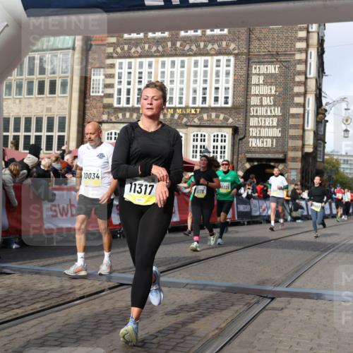 05.10.2025 - 20. swb-Marathon Bremen Yannick Fuchs http://msf.ph/oto/9255795 05.10.2025 10:55:17 Ziel 9176, 9318, 10003, 10014, 10034, 10180, 10307, 10326, 10920, 11317, 11363 meine-sportfotos.de