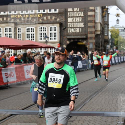 05.10.2025 - 20. swb-Marathon Bremen Yannick Fuchs http://msf.ph/oto/9255798 05.10.2025 11:15:35 Ziel 8844, 9767, 9768, 9959, 10976, 11112, 11113 meine-sportfotos.de