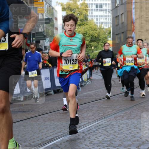 05.10.2025 - 20. swb-Marathon Bremen Strokosch-Dieckow http://msf.ph/oto/9255799 05.10.2025 11:02:48 Ziel 9331, 9360, 9516, 9644, 9846, 10129, 10167, 10207, 10530, 10656, 10734, 10803, 10804, 10940, 11087, 11193, 11312, 11504, 11576, 11667, 11668 meine-sportfotos.de