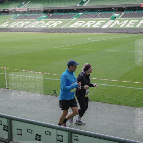 05.10.2025 - 20. swb-Marathon Bremen Michael Burmester http://msf.ph/oto/9255800 05.10.2025 10:43:37 Laufen im Stadion 9011, 9185, 9273, 9380, 9386, 9470, 9493, 9526, 9561, 9675, 9726, 9731, 9732, 9736, 9760, 9784, 9806, 9819, 9822, 9823, 9848, 9861, 9867, 9895, 9911, 9912, 9984, 10036, 10040, 10146, 10183, 10280, 10288, 10315, 10316, 10320, 10399, 10433, 10435, 10448, 10491, 10512, 10515, 10540, 10552, 10574, 10596, 10705, 10707, 10831, 10849, 10962, 10969, 11027, 11083, 11088, 11113, 11157, 11161, 11191, 11204, 11215, 11240, 11242, 11285, 11331, 11345, 11388, 11404, 11536, 11548 meine-sportfotos.de