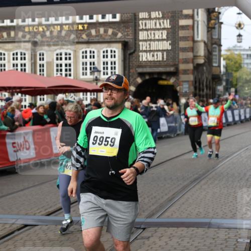 05.10.2025 - 20. swb-Marathon Bremen Yannick Fuchs http://msf.ph/oto/9255815 05.10.2025 11:15:35 Ziel 8844, 9767, 9768, 9959, 10976, 11112, 11113 meine-sportfotos.de