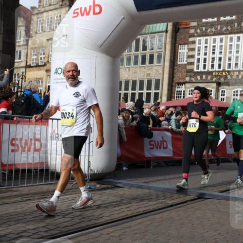 05.10.2025 - 20. swb-Marathon Bremen Yannick Fuchs http://msf.ph/oto/9255843 05.10.2025 10:55:19 Ziel 9176, 9318, 10003, 10014, 10034, 10180, 10307, 10326, 10920, 11140, 11317 meine-sportfotos.de