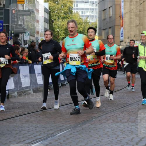05.10.2025 - 20. swb-Marathon Bremen Strokosch-Dieckow http://msf.ph/oto/9255854 05.10.2025 11:02:50 Ziel 9331, 9644, 9846, 10129, 10167, 10207, 10656, 10734, 10803, 10804, 10940, 11087, 11193, 11312, 11504, 11576, 11667, 11668, 11735 meine-sportfotos.de
