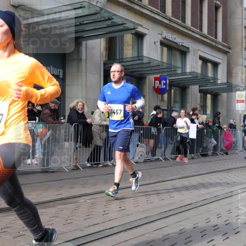 05.10.2025 - 20. swb-Marathon Bremen Strokosch-Dieckow http://msf.ph/oto/9255857 05.10.2025 10:57:29 Ziel 9221, 9309, 9372, 9568, 9585, 9719, 9943, 9979, 10219, 10225, 10250, 10329, 10341, 10555, 10577, 10651, 10694, 10703, 10754, 10793, 10834, 10890, 10975, 11023, 11116, 11301, 11352, 11457, 11469, 11520, 11521, 11564, 11575, 11583, 11663, 11731, 11744, 9221, 9309, 9372, 9568, 9585, 9719, 9943, 9979, 10219, 10225, 10250, 10329, 10341, 10555, 10577, 10651, 10694, 10703, 10754, 10793, 10834, 10890, 10975, 11023, 11663 meine-sportfotos.de