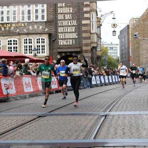 05.10.2025 - 20. swb-Marathon Bremen Yannick Fuchs http://msf.ph/oto/9255858 05.10.2025 10:46:39 Ziel 9009, 9207, 11167 meine-sportfotos.de