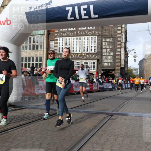 05.10.2025 - 20. swb-Marathon Bremen Yannick Fuchs http://msf.ph/oto/9255946 05.10.2025 10:55:20 Ziel 9176, 9318, 10003, 10034, 10180, 10307, 10326, 10920, 11140, 11317 meine-sportfotos.de