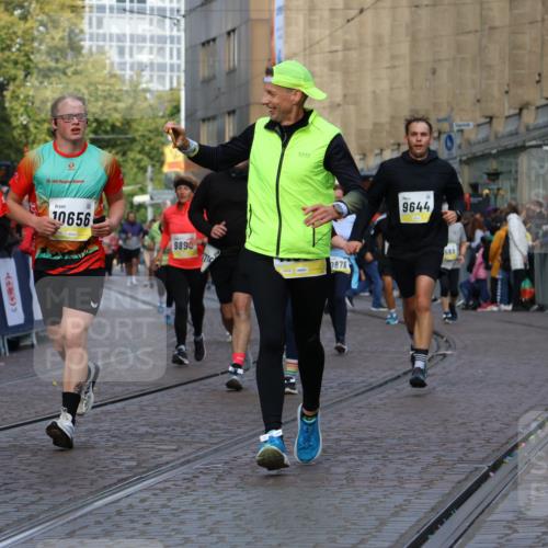 05.10.2025 - 20. swb-Marathon Bremen Strokosch-Dieckow http://msf.ph/oto/9255949 05.10.2025 11:02:52 Ziel 9644, 9846, 10167, 10207, 10656, 10734, 10876, 10940, 11087, 11193, 11312, 11504, 11576, 11667, 11668, 11735 meine-sportfotos.de
