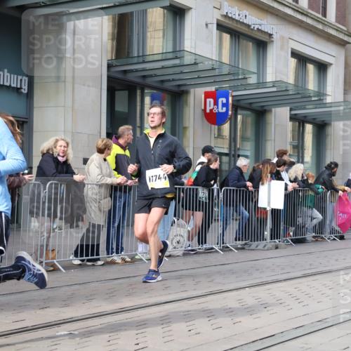 05.10.2025 - 20. swb-Marathon Bremen Strokosch-Dieckow http://msf.ph/oto/9255950 05.10.2025 10:57:31 Ziel 9221, 9309, 9372, 9568, 9585, 9719, 9872, 9943, 9979, 10219, 10225, 10250, 10329, 10341, 10555, 10577, 10651, 10703, 10793, 10834, 10890, 10975, 11023, 11116, 11301, 11457, 11469, 11520, 11521, 11564, 11575, 11601, 11663, 11731, 11744, 9221, 9309, 9372, 9568, 9585, 9719, 9872, 9943, 9979, 10219, 10225, 10250, 10329, 10341, 10555, 10577, 10651, 10703, 10793, 10834, 10890, 10975, 11023, 11601, 11663 meine-sportfotos.de