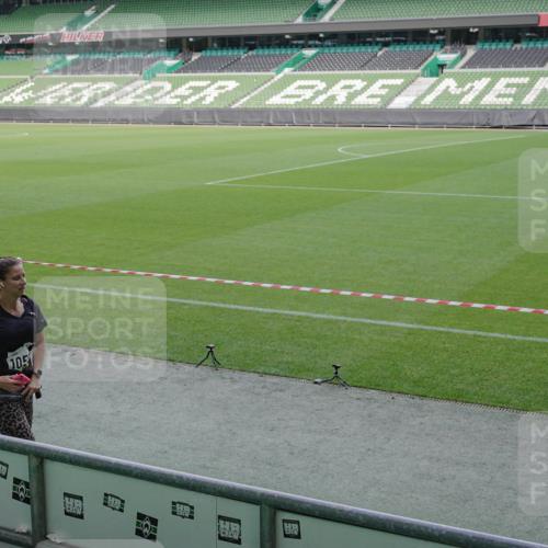 05.10.2025 - 20. swb-Marathon Bremen Michael Burmester http://msf.ph/oto/9255964 05.10.2025 10:43:45 Laufen im Stadion 9011, 9273, 9373, 9374, 9380, 9386, 9470, 9493, 9526, 9561, 9675, 9724, 9731, 9732, 9784, 9819, 9848, 9867, 9895, 9911, 9912, 9984, 10036, 10040, 10183, 10280, 10288, 10315, 10316, 10320, 10399, 10433, 10435, 10440, 10441, 10442, 10448, 10491, 10512, 10515, 10540, 10552, 10574, 10596, 10705, 10707, 10831, 10839, 10849, 10962, 10969, 11027, 11088, 11113, 11135, 11157, 11161, 11191, 11204, 11242, 11285, 11331, 11345, 11388, 11404, 11536, 11539, 11548, 9526, 9675 meine-sportfotos.de