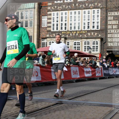 05.10.2025 - 20. swb-Marathon Bremen Yannick Fuchs http://msf.ph/oto/9255981 05.10.2025 10:55:21 Ziel 9176, 9318, 9881, 10003, 10034, 10180, 10307, 10326, 11042, 11140, 11317 meine-sportfotos.de