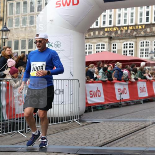 05.10.2025 - 20. swb-Marathon Bremen Yannick Fuchs http://msf.ph/oto/9255992 05.10.2025 10:46:42 Ziel 9009, 9207, 10268, 11167, 11268 meine-sportfotos.de