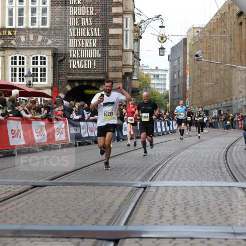 05.10.2025 - 20. swb-Marathon Bremen Yannick Fuchs http://msf.ph/oto/9255999 05.10.2025 10:46:43 Ziel 9009, 9207, 9366, 10268, 11268 meine-sportfotos.de