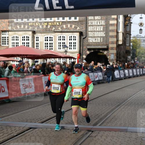 05.10.2025 - 20. swb-Marathon Bremen Yannick Fuchs http://msf.ph/oto/9256002 05.10.2025 11:15:39 Ziel 8844, 9959, 10976, 11112, 11113 meine-sportfotos.de