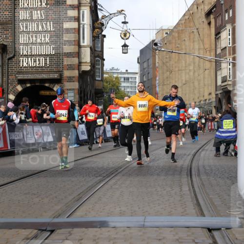 05.10.2025 - 20. swb-Marathon Bremen Yannick Fuchs http://msf.ph/oto/9256007 05.10.2025 10:55:22 Ziel 9176, 9318, 9881, 9933, 10003, 10034, 10116, 10326, 11042, 11140, 11317 meine-sportfotos.de