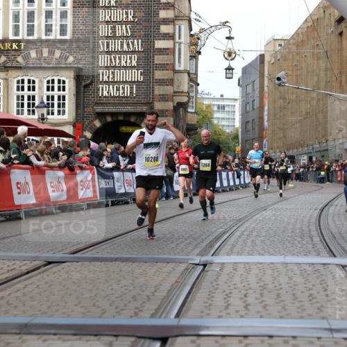05.10.2025 - 20. swb-Marathon Bremen Yannick Fuchs http://msf.ph/oto/9256010 05.10.2025 10:46:43 Ziel 9009, 9207, 9366, 10268, 11268 meine-sportfotos.de