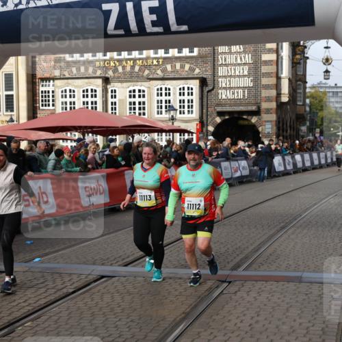 05.10.2025 - 20. swb-Marathon Bremen Yannick Fuchs http://msf.ph/oto/9256025 05.10.2025 11:15:39 Ziel 8844, 9959, 10976, 11112, 11113 meine-sportfotos.de