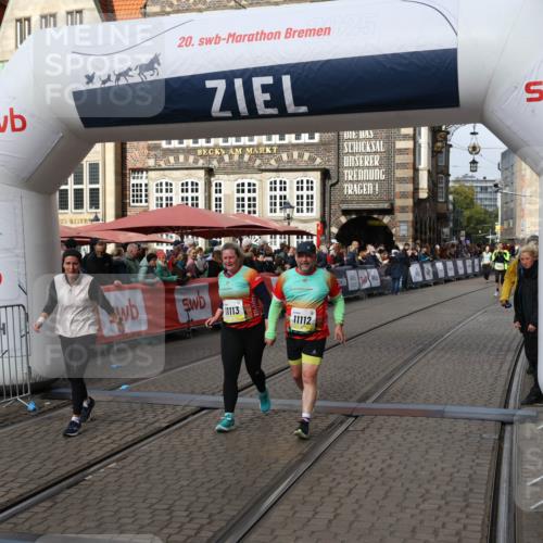 05.10.2025 - 20. swb-Marathon Bremen Yannick Fuchs http://msf.ph/oto/9256034 05.10.2025 11:15:39 Ziel 8844, 9959, 10976, 11112, 11113 meine-sportfotos.de