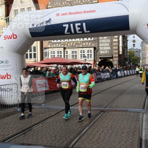 05.10.2025 - 20. swb-Marathon Bremen Yannick Fuchs http://msf.ph/oto/9256066 05.10.2025 11:15:39 Ziel 8844, 9959, 10976, 11112, 11113 meine-sportfotos.de
