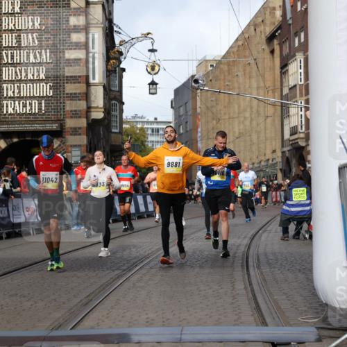 05.10.2025 - 20. swb-Marathon Bremen Yannick Fuchs http://msf.ph/oto/9256069 05.10.2025 10:55:22 Ziel 9176, 9318, 9881, 9933, 10003, 10034, 10116, 10326, 11042, 11140, 11317 meine-sportfotos.de