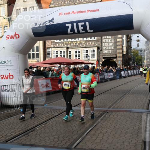 05.10.2025 - 20. swb-Marathon Bremen Yannick Fuchs http://msf.ph/oto/9256074 05.10.2025 11:15:39 Ziel 8844, 9959, 10976, 11112, 11113 meine-sportfotos.de