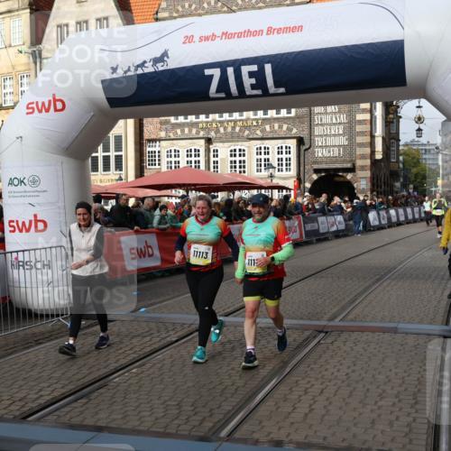 05.10.2025 - 20. swb-Marathon Bremen Yannick Fuchs http://msf.ph/oto/9256088 05.10.2025 11:15:39 Ziel 8844, 9959, 10976, 11112, 11113 meine-sportfotos.de