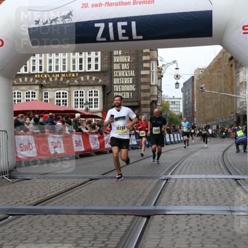 05.10.2025 - 20. swb-Marathon Bremen Yannick Fuchs http://msf.ph/oto/9256089 05.10.2025 10:46:44 Ziel 9009, 9207, 9366, 9961, 10268, 11268 meine-sportfotos.de