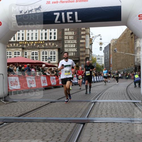 05.10.2025 - 20. swb-Marathon Bremen Yannick Fuchs http://msf.ph/oto/9256108 05.10.2025 10:46:44 Ziel 9009, 9207, 9366, 9961, 10268, 11268 meine-sportfotos.de