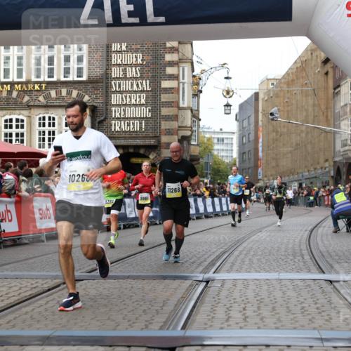 05.10.2025 - 20. swb-Marathon Bremen Yannick Fuchs http://msf.ph/oto/9256132 05.10.2025 10:46:45 Ziel 9009, 9207, 9366, 9961, 10268, 11268 meine-sportfotos.de