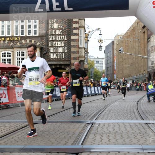 05.10.2025 - 20. swb-Marathon Bremen Yannick Fuchs http://msf.ph/oto/9256143 05.10.2025 10:46:45 Ziel 9009, 9207, 9366, 9961, 10268, 11268 meine-sportfotos.de