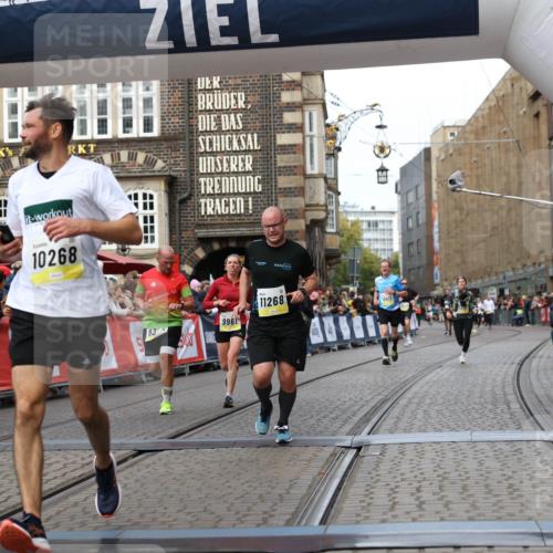 05.10.2025 - 20. swb-Marathon Bremen Yannick Fuchs http://msf.ph/oto/9256177 05.10.2025 10:46:46 Ziel 9009, 9207, 9366, 9961, 10268, 10411, 11268, 11327 meine-sportfotos.de