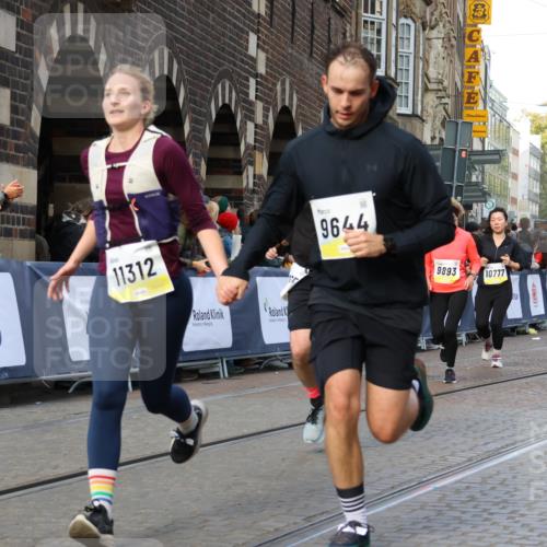 05.10.2025 - 20. swb-Marathon Bremen Strokosch-Dieckow http://msf.ph/oto/9256190 05.10.2025 11:02:57 Ziel 9229, 9644, 9661, 9662, 9846, 9893, 10167, 10656, 10777, 10876, 11312, 11376, 11504, 11667, 11668, 11735 meine-sportfotos.de