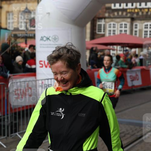 05.10.2025 - 20. swb-Marathon Bremen Yannick Fuchs http://msf.ph/oto/9256193 05.10.2025 11:15:50 Ziel 9567, 11440 meine-sportfotos.de
