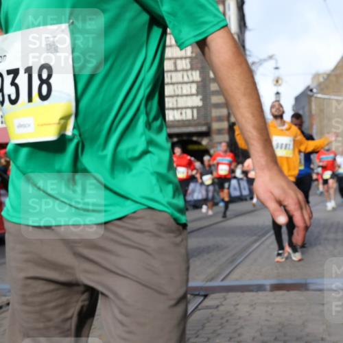 05.10.2025 - 20. swb-Marathon Bremen Yannick Fuchs http://msf.ph/oto/9256203 05.10.2025 10:55:24 Ziel 9176, 9201, 9318, 9654, 9881, 9933, 10003, 10034, 10116, 10326, 11042, 11140 meine-sportfotos.de