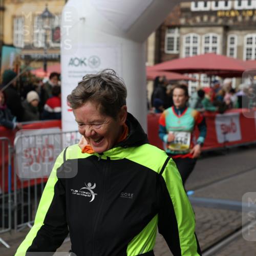 05.10.2025 - 20. swb-Marathon Bremen Yannick Fuchs http://msf.ph/oto/9256204 05.10.2025 11:15:50 Ziel 9567, 11440 meine-sportfotos.de