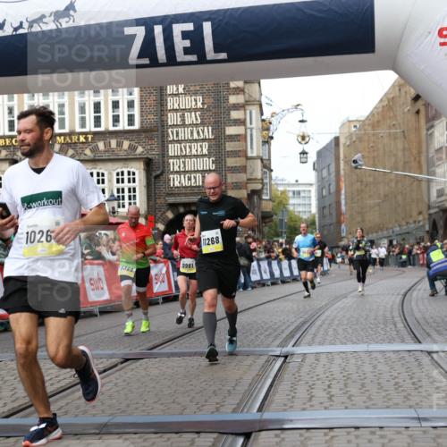 05.10.2025 - 20. swb-Marathon Bremen Yannick Fuchs http://msf.ph/oto/9256207 05.10.2025 10:46:46 Ziel 9009, 9207, 9366, 9961, 10268, 10411, 11268, 11327 meine-sportfotos.de