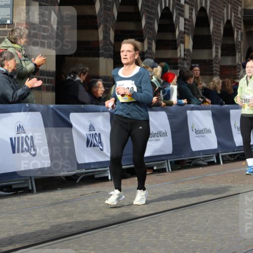 05.10.2025 - 20. swb-Marathon Bremen Strokosch-Dieckow http://msf.ph/oto/9256212 05.10.2025 11:03:02 Ziel 9229, 9300, 9593, 9661, 9662, 9893, 10185, 10777, 10876, 10996, 11376, 11682 meine-sportfotos.de